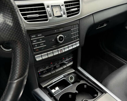 Чорний Мерседес Е-Клас, об'ємом двигуна 1.99 л та пробігом 211 тис. км за 19500 $, фото 11 на Automoto.ua