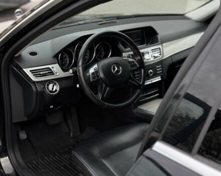 Черный Мерседес Е-Класс, объемом двигателя 2 л и пробегом 296 тыс. км за 13200 $, фото 11 на Automoto.ua