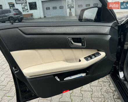 Черный Мерседес Е-Класс, объемом двигателя 2.14 л и пробегом 140 тыс. км за 11000 $, фото 9 на Automoto.ua