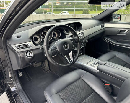 Чорний Мерседес Е-Клас, об'ємом двигуна 2.2 л та пробігом 356 тис. км за 17500 $, фото 32 на Automoto.ua