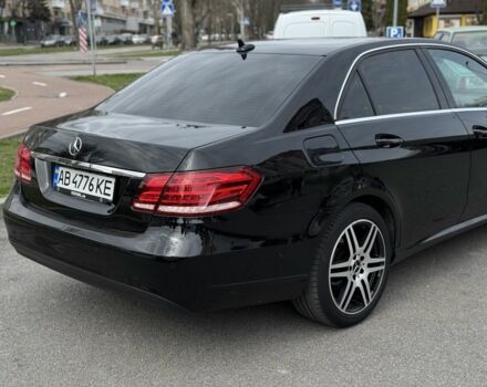 Черный Мерседес Е-Класс, объемом двигателя 2 л и пробегом 296 тыс. км за 13200 $, фото 4 на Automoto.ua