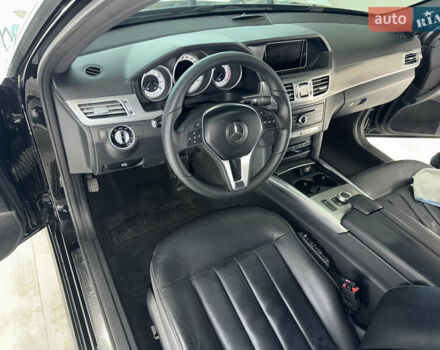 Чорний Мерседес Е-Клас, об'ємом двигуна 2.2 л та пробігом 225 тис. км за 18000 $, фото 4 на Automoto.ua