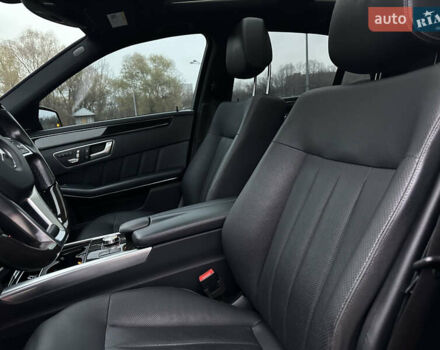 Черный Мерседес Е-Класс, объемом двигателя 3 л и пробегом 156 тыс. км за 23500 $, фото 16 на Automoto.ua