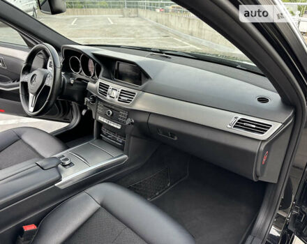 Чорний Мерседес Е-Клас, об'ємом двигуна 2.2 л та пробігом 356 тис. км за 17500 $, фото 50 на Automoto.ua