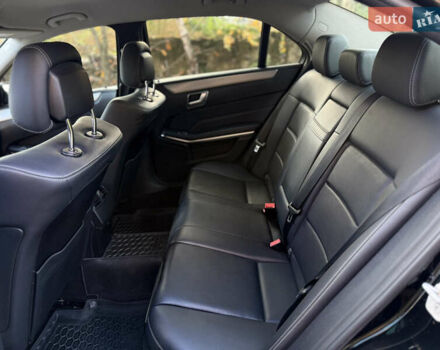 Черный Мерседес Е-Класс, объемом двигателя 2.2 л и пробегом 210 тыс. км за 15900 $, фото 12 на Automoto.ua