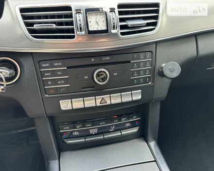 Чорний Мерседес Е-Клас, об'ємом двигуна 2.2 л та пробігом 356 тис. км за 17500 $, фото 42 на Automoto.ua