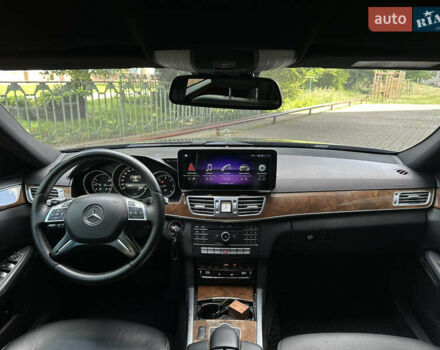 Черный Мерседес Е-Класс, объемом двигателя 2.1 л и пробегом 277 тыс. км за 19000 $, фото 19 на Automoto.ua