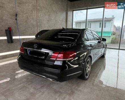 Чорний Мерседес Е-Клас, об'ємом двигуна 2.2 л та пробігом 225 тис. км за 18000 $, фото 2 на Automoto.ua