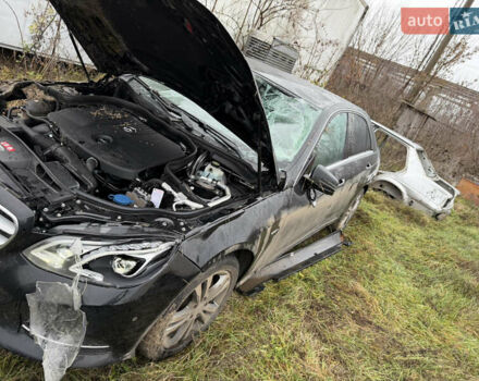 Черный Мерседес Е-Класс, объемом двигателя 2.14 л и пробегом 140 тыс. км за 11000 $, фото 1 на Automoto.ua