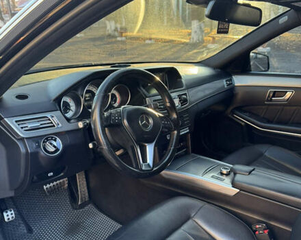 Черный Мерседес Е-Класс, объемом двигателя 2.14 л и пробегом 267 тыс. км за 17000 $, фото 7 на Automoto.ua