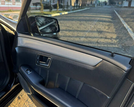 Черный Мерседес Е-Класс, объемом двигателя 2.14 л и пробегом 267 тыс. км за 17000 $, фото 12 на Automoto.ua