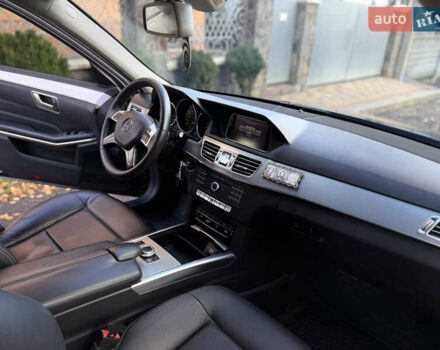 Черный Мерседес Е-Класс, объемом двигателя 2.2 л и пробегом 210 тыс. км за 15900 $, фото 14 на Automoto.ua