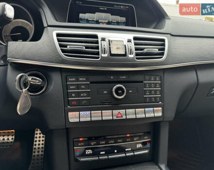 Черный Мерседес Е-Класс, объемом двигателя 2.14 л и пробегом 140 тыс. км за 11000 $, фото 10 на Automoto.ua