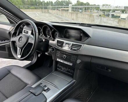Чорний Мерседес Е-Клас, об'ємом двигуна 2.2 л та пробігом 356 тис. км за 17500 $, фото 49 на Automoto.ua