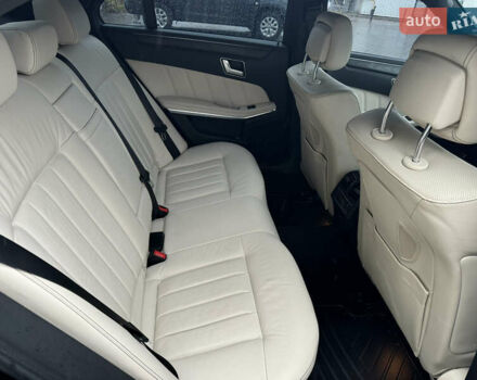 Черный Мерседес Е-Класс, объемом двигателя 2.14 л и пробегом 140 тыс. км за 11000 $, фото 15 на Automoto.ua