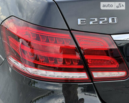 Чорний Мерседес Е-Клас, об'ємом двигуна 2.2 л та пробігом 356 тис. км за 17500 $, фото 26 на Automoto.ua