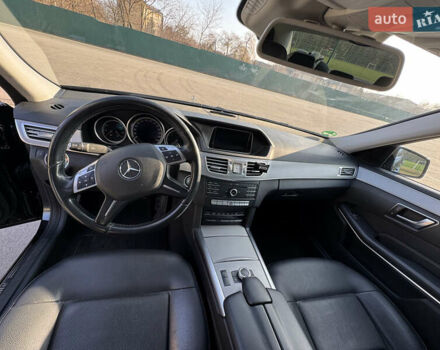 Черный Мерседес Е-Класс, объемом двигателя 3 л и пробегом 275 тыс. км за 22500 $, фото 12 на Automoto.ua