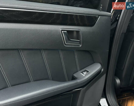 Чорний Мерседес Е-Клас, об'ємом двигуна 3 л та пробігом 156 тис. км за 22499 $, фото 26 на Automoto.ua