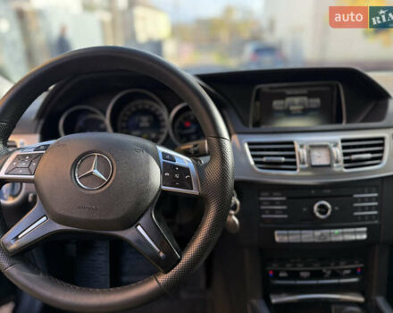Черный Мерседес Е-Класс, объемом двигателя 2.2 л и пробегом 210 тыс. км за 15900 $, фото 16 на Automoto.ua