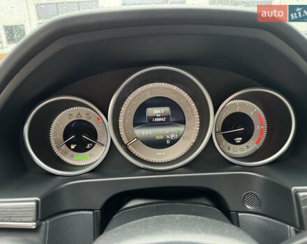 Черный Мерседес Е-Класс, объемом двигателя 2.14 л и пробегом 140 тыс. км за 11000 $, фото 11 на Automoto.ua