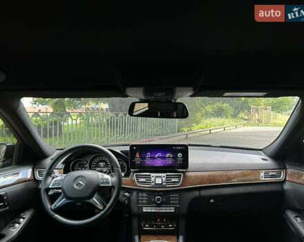 Черный Мерседес Е-Класс, объемом двигателя 2.1 л и пробегом 277 тыс. км за 19000 $, фото 20 на Automoto.ua