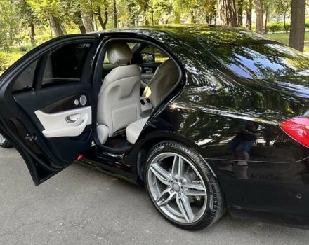 Черный Мерседес Е-Класс, объемом двигателя 2 л и пробегом 143 тыс. км за 29500 $, фото 2 на Automoto.ua