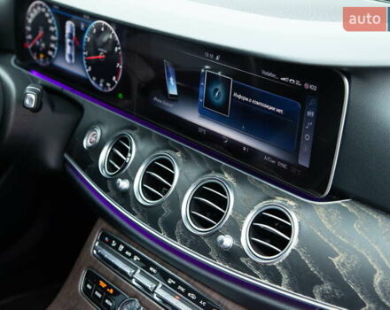 Черный Мерседес Е-Класс, объемом двигателя 2 л и пробегом 184 тыс. км за 26300 $, фото 29 на Automoto.ua