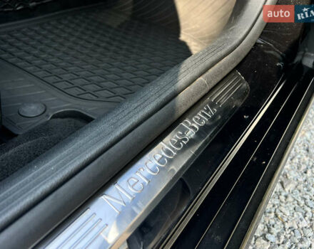 Черный Мерседес Е-Класс, объемом двигателя 2 л и пробегом 186 тыс. км за 28900 $, фото 10 на Automoto.ua