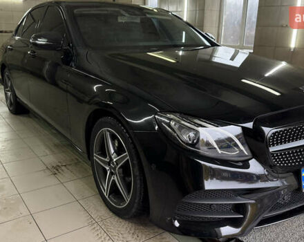 Черный Мерседес Е-Класс, объемом двигателя 1.95 л и пробегом 187 тыс. км за 27900 $, фото 2 на Automoto.ua