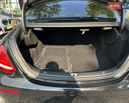 Черный Мерседес Е-Класс, объемом двигателя 2 л и пробегом 186 тыс. км за 28900 $, фото 30 на Automoto.ua