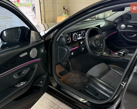 Черный Мерседес Е-Класс, объемом двигателя 1.95 л и пробегом 187 тыс. км за 27900 $, фото 7 на Automoto.ua