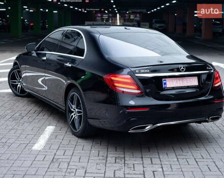 Черный Мерседес Е-Класс, объемом двигателя 2 л и пробегом 184 тыс. км за 26300 $, фото 10 на Automoto.ua