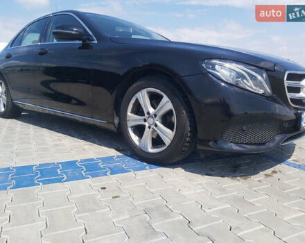 Черный Мерседес Е-Класс, объемом двигателя 2 л и пробегом 387 тыс. км за 24000 $, фото 3 на Automoto.ua