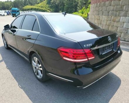 Черный Мерседес Е-Класс, объемом двигателя 2.2 л и пробегом 175 тыс. км за 6500 $, фото 2 на Automoto.ua