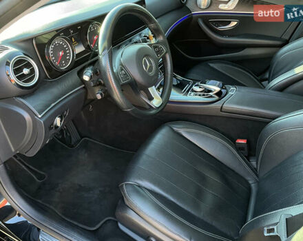 Черный Мерседес Е-Класс, объемом двигателя 1.99 л и пробегом 130 тыс. км за 26500 $, фото 14 на Automoto.ua