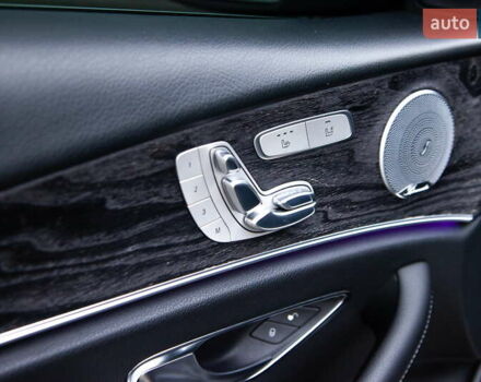 Черный Мерседес Е-Класс, объемом двигателя 2 л и пробегом 184 тыс. км за 26300 $, фото 26 на Automoto.ua