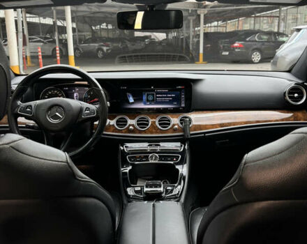 Чорний Мерседес Е-Клас, об'ємом двигуна 2 л та пробігом 125 тис. км за 28500 $, фото 11 на Automoto.ua