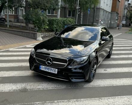Черный Мерседес Е-Класс, объемом двигателя 2 л и пробегом 270 тыс. км за 26000 $, фото 1 на Automoto.ua