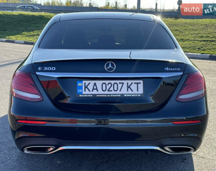 Черный Мерседес Е-Класс, объемом двигателя 1.99 л и пробегом 130 тыс. км за 26500 $, фото 9 на Automoto.ua