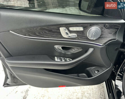 Черный Мерседес Е-Класс, объемом двигателя 3 л и пробегом 184 тыс. км за 26500 $, фото 27 на Automoto.ua