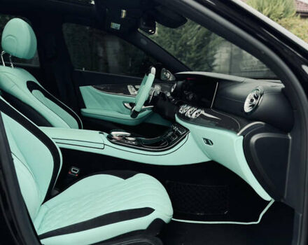 Черный Мерседес Е-Класс, объемом двигателя 3 л и пробегом 133 тыс. км за 40000 $, фото 30 на Automoto.ua