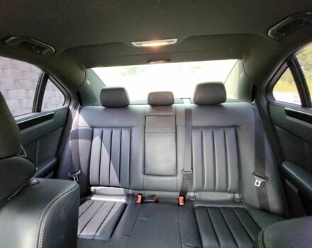 Черный Мерседес Е-Класс, объемом двигателя 2.2 л и пробегом 175 тыс. км за 6500 $, фото 6 на Automoto.ua