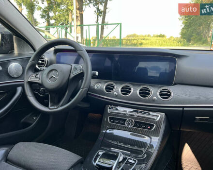 Черный Мерседес Е-Класс, объемом двигателя 2 л и пробегом 186 тыс. км за 28900 $, фото 9 на Automoto.ua