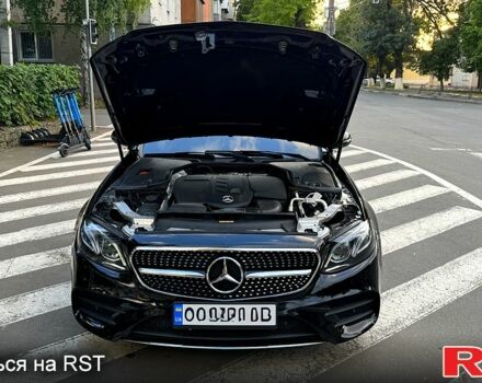 Черный Мерседес Е-Класс, объемом двигателя 2 л и пробегом 270 тыс. км за 26000 $, фото 7 на Automoto.ua
