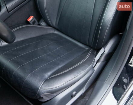 Черный Мерседес Е-Класс, объемом двигателя 2 л и пробегом 184 тыс. км за 26300 $, фото 22 на Automoto.ua