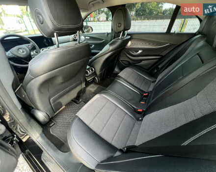 Черный Мерседес Е-Класс, объемом двигателя 2 л и пробегом 186 тыс. км за 28900 $, фото 13 на Automoto.ua