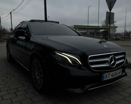 Черный Мерседес Е-Класс, объемом двигателя 1.95 л и пробегом 265 тыс. км за 29000 $, фото 3 на Automoto.ua