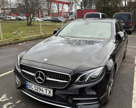 Чорний Мерседес Е-Клас, об'ємом двигуна 1.99 л та пробігом 100 тис. км за 23499 $, фото 3 на Automoto.ua