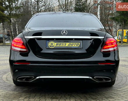 Черный Мерседес Е-Класс, объемом двигателя 1.99 л и пробегом 102 тыс. км за 23300 $, фото 5 на Automoto.ua