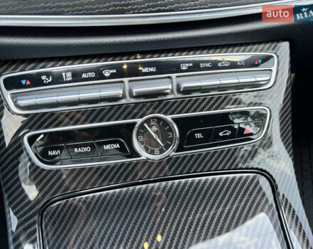 Черный Мерседес Е-Класс, объемом двигателя 2 л и пробегом 186 тыс. км за 28900 $, фото 16 на Automoto.ua